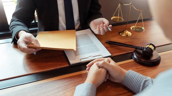 Borçlunun Üçüncü Kişide Bulunan Alacağının Haczi Nedir?